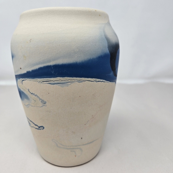 Nemadji Pottery Vase Vintage 6 Inch Tall Handmade Southwestern Look Art Swirls - Picture 3 of 9
